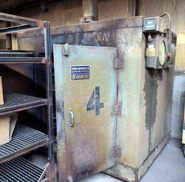 A4516 Young & Bertke cabinet oven, main photo